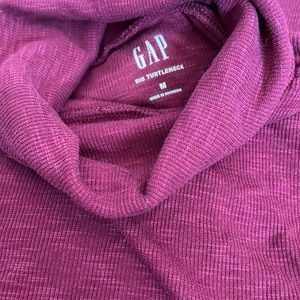 Gap ribbed turtleneck. Red. Size M